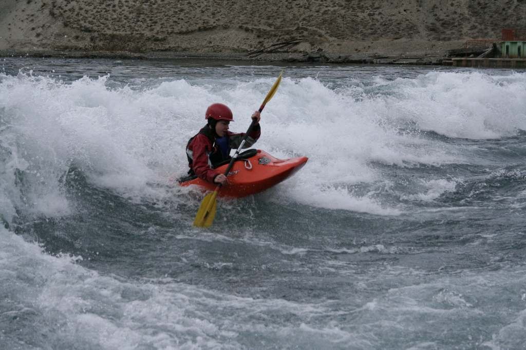 Yukon River Marsh Lake locks Play wave